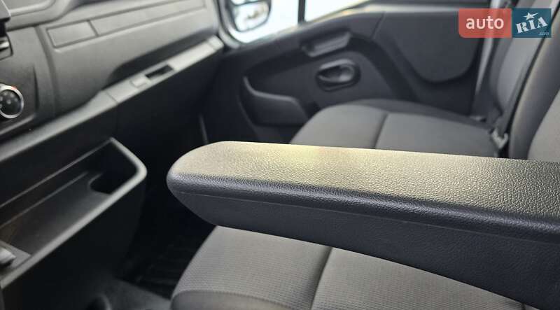 Вантажний фургон Renault Master 2022 в Житомирі