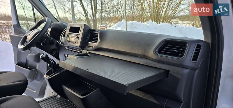 Вантажний фургон Renault Master 2022 в Житомирі