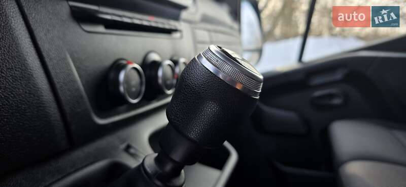 Вантажний фургон Renault Master 2022 в Житомирі