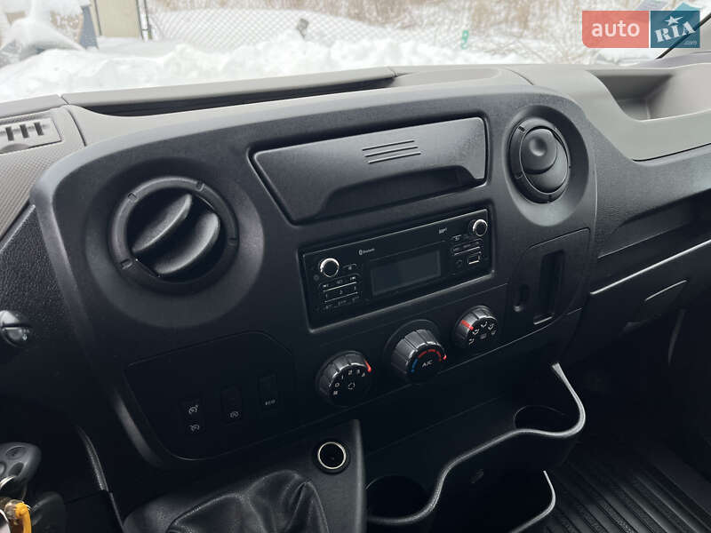Вантажний фургон Renault Master 2017 в Дубні