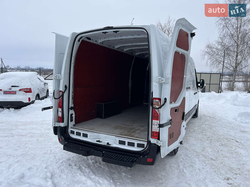 Вантажний фургон Renault Master 2017 в Дубні