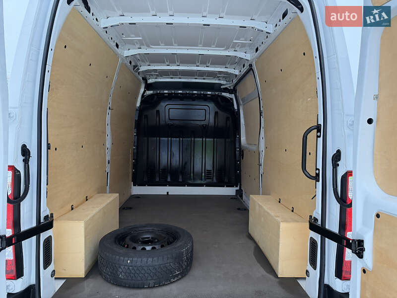 Грузовой фургон Renault Master 2021 в Дубно