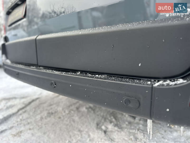 Вантажний фургон Renault Master 2022 в Рівному