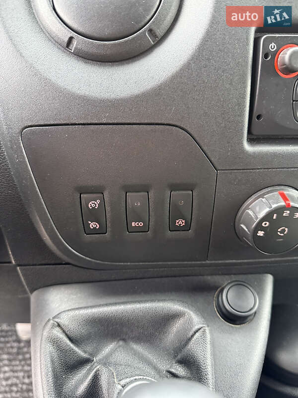 Автовоз Renault Master 2016 в Рівному