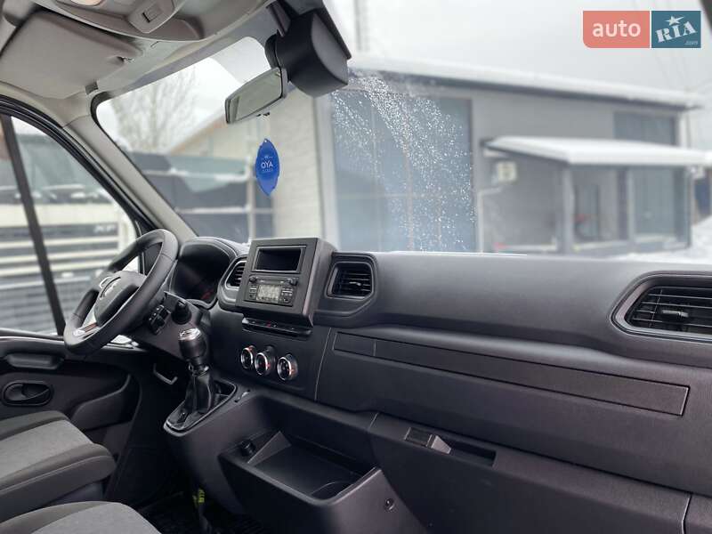 Тентованый Renault Master 2022 в Хусте