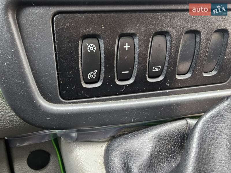 Минивэн Renault Master 2006 в Новом Роздоле