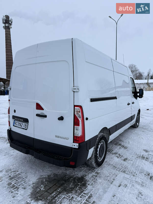 Микроавтобус грузовой (до 3,5т) Renault Master 2017 в Нововолынске