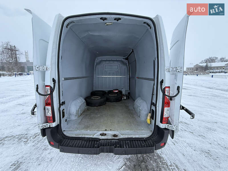 Микроавтобус грузовой (до 3,5т) Renault Master 2017 в Нововолынске