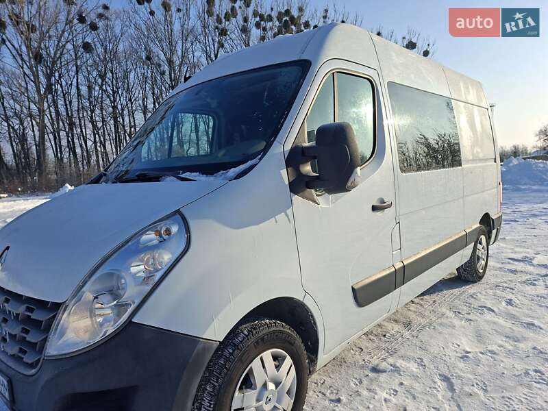Вантажний фургон Renault Master 2012 в Рівному