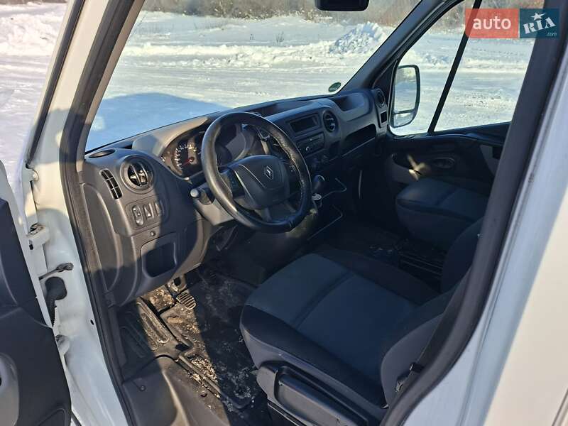 Вантажний фургон Renault Master 2012 в Рівному