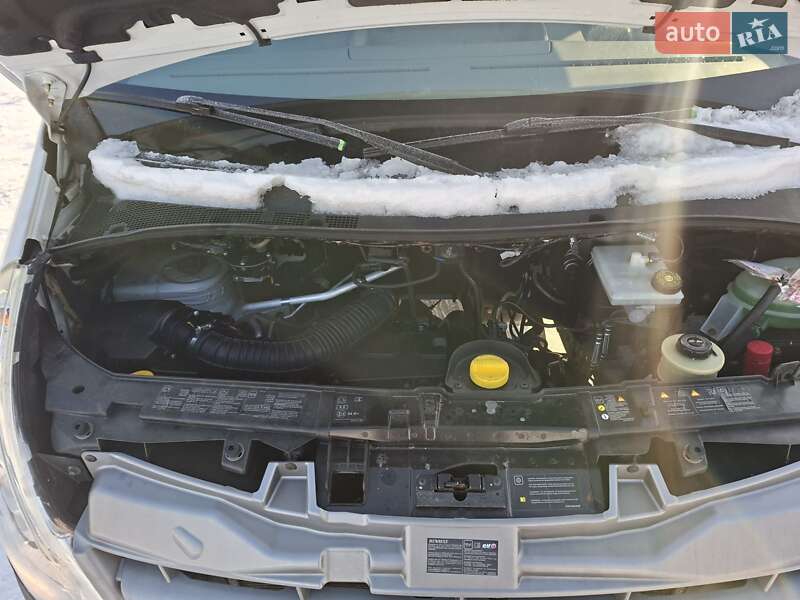 Вантажний фургон Renault Master 2012 в Рівному