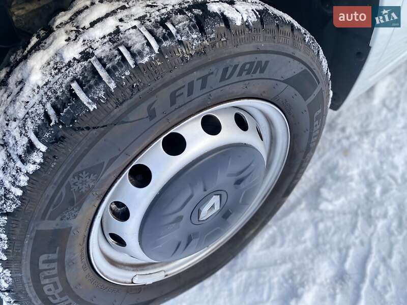 Грузовой фургон Renault Master 2018 в Хусте