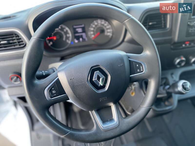 Грузовой фургон Renault Master 2021 в Хусте