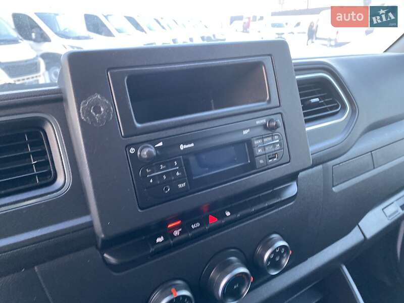 Грузовой фургон Renault Master 2021 в Хусте
