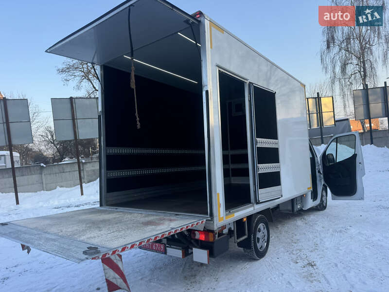 Вантажний фургон Renault Master 2022 в Рівному