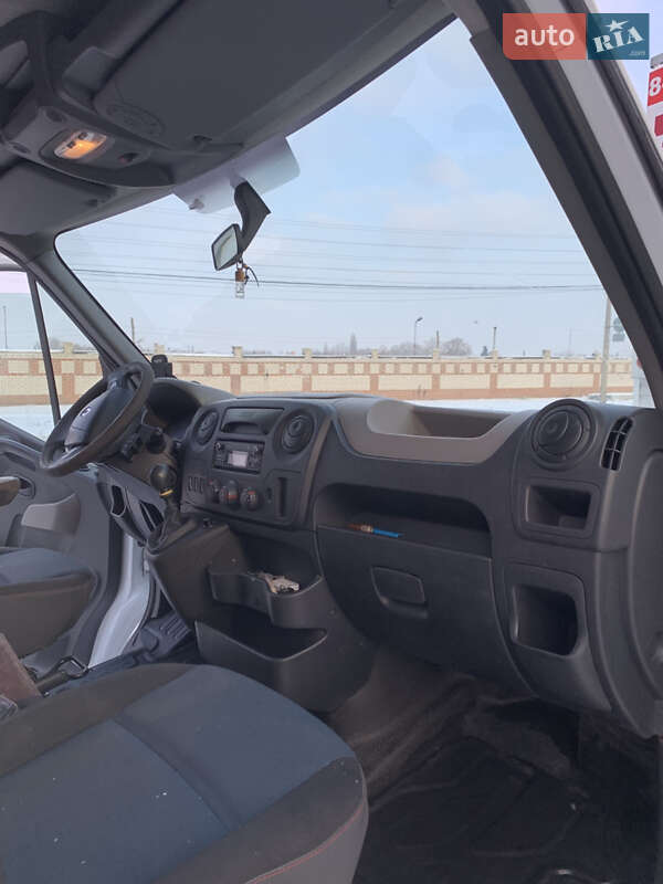 Вантажний фургон Renault Master 2016 в Кременчуці