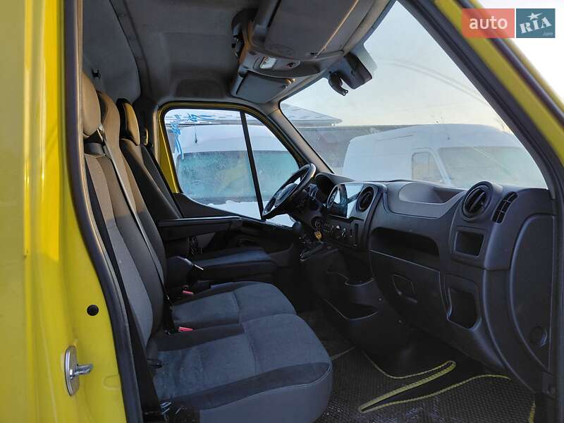 Вантажний фургон Renault Master 2017 в Івано-Франківську