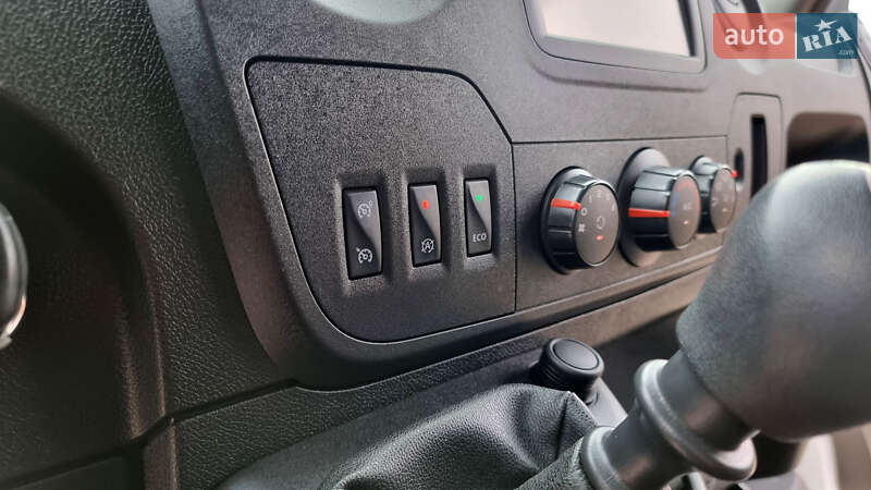 Вантажний фургон Renault Master 2019 в Житомирі