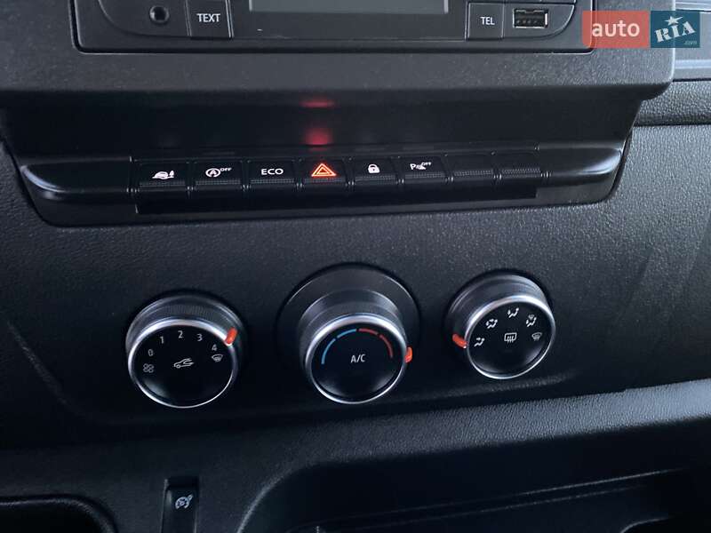 Вантажний фургон Renault Master 2021 в Хусті