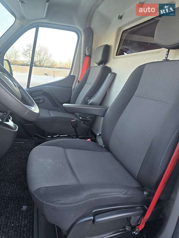Грузовой фургон Renault Master 2022 в Стрые