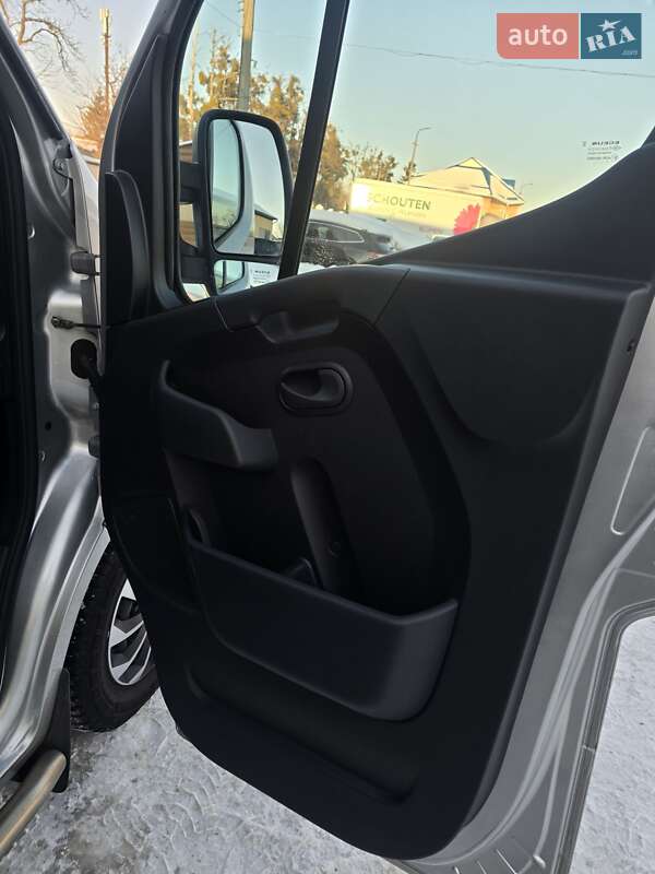 Грузовой фургон Renault Master 2022 в Стрые