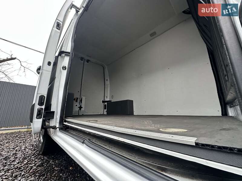 Вантажний фургон Renault Master 2022 в Києві