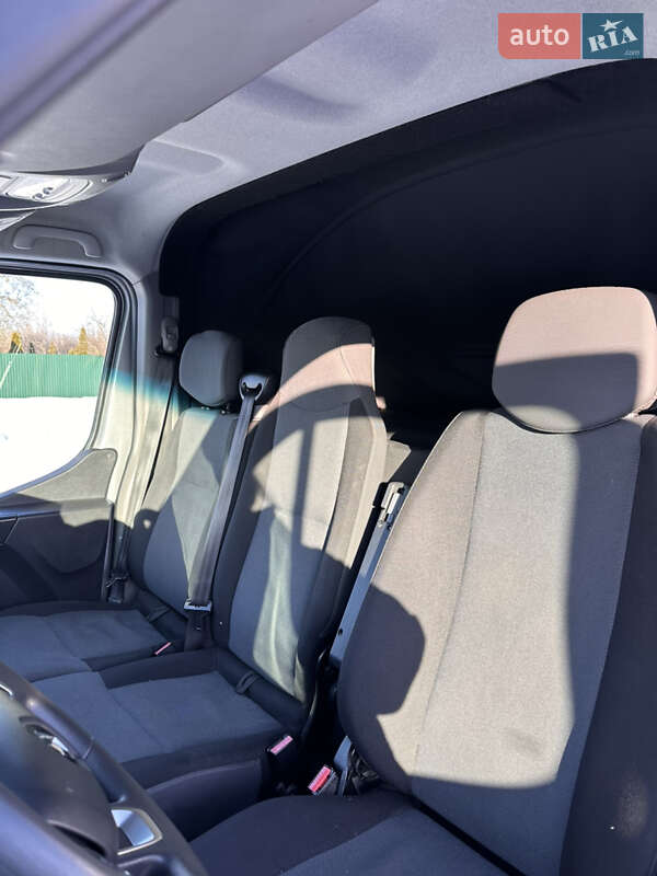 Грузовой фургон Renault Master 2019 в Камне-Каширском