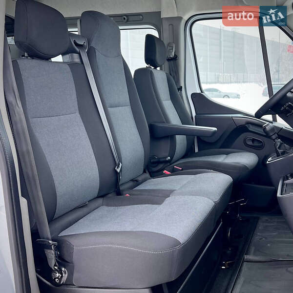 Вантажопасажирський фургон Renault Master 2023 в Києві