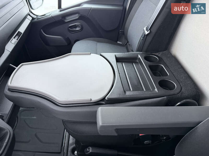 Вантажний фургон Renault Master 2022 в Ковелі