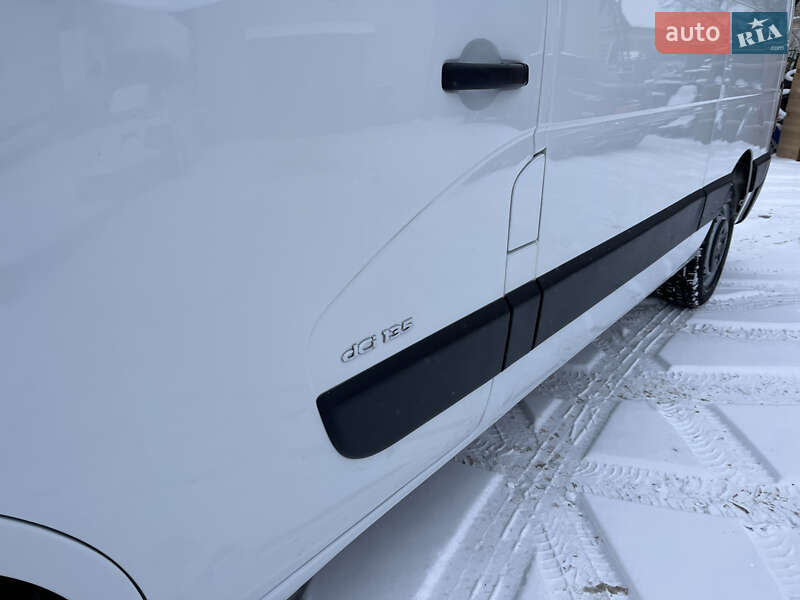 Вантажний фургон Renault Master 2016 в Дубні