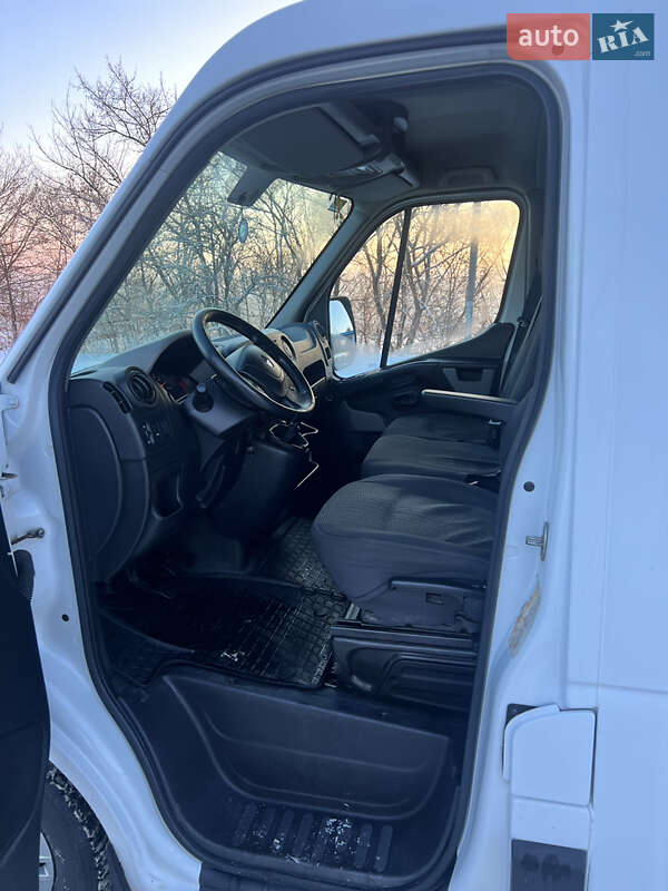 Вантажний фургон Renault Master 2017 в Хмельницькому