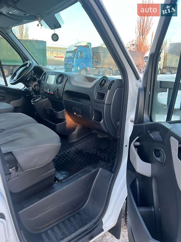 Вантажний фургон Renault Master 2017 в Хмельницькому