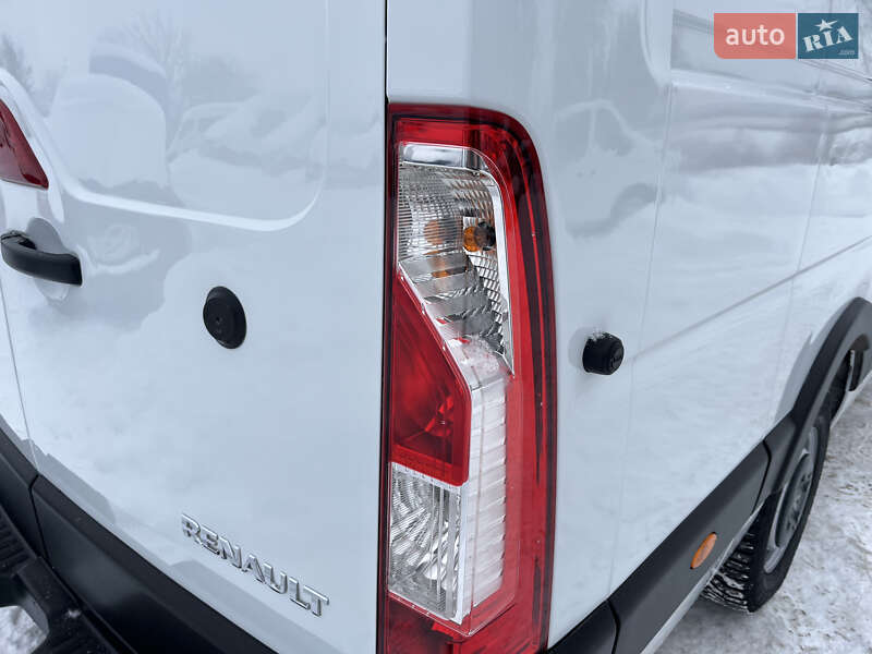 Вантажний фургон Renault Master 2017 в Дубні