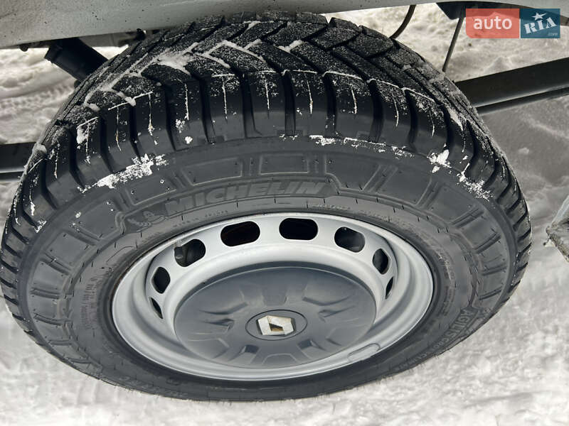 Вантажний фургон Renault Master 2017 в Дубні