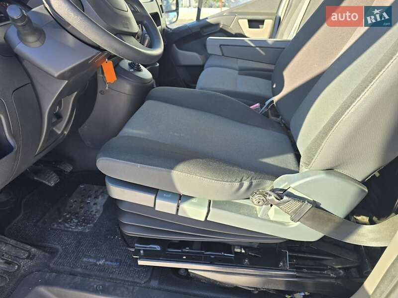 Вантажний фургон Renault Master 2017 в Луцьку