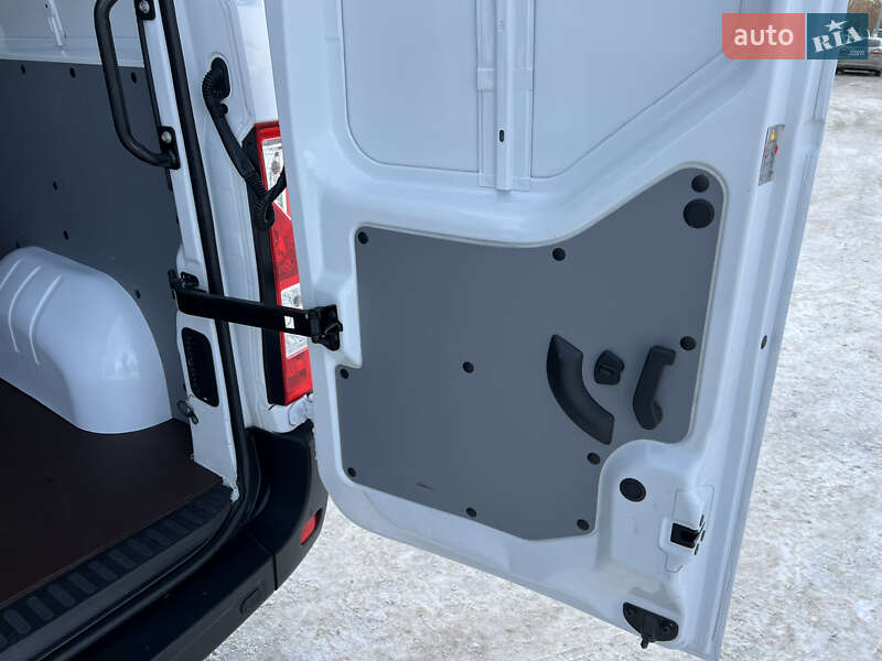 Вантажний фургон Renault Master 2021 в Дубні