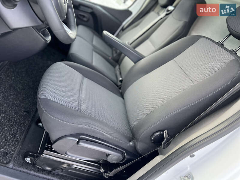 Вантажний фургон Renault Master 2021 в Дубні