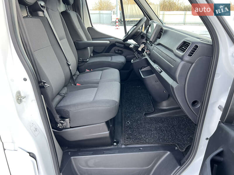 Вантажний фургон Renault Master 2021 в Дубні