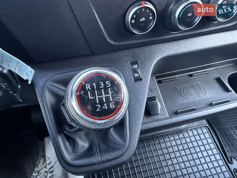 Грузовой фургон Renault Master 2022 в Дубно