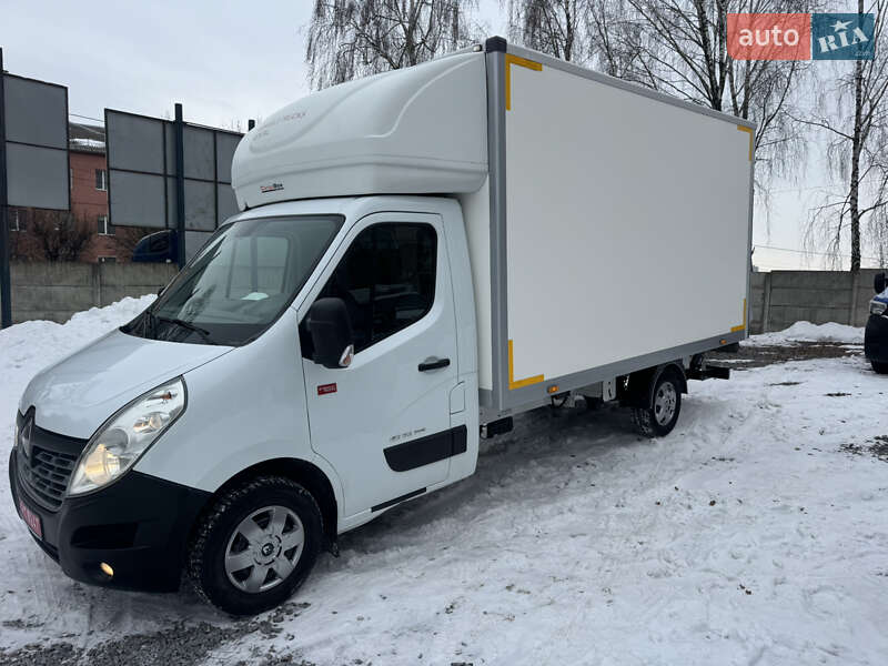 Вантажний фургон Renault Master 2017 в Рівному