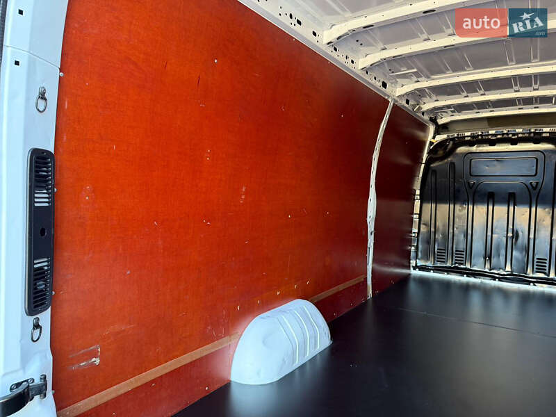 Вантажний фургон Renault Master 2020 в Дніпрі