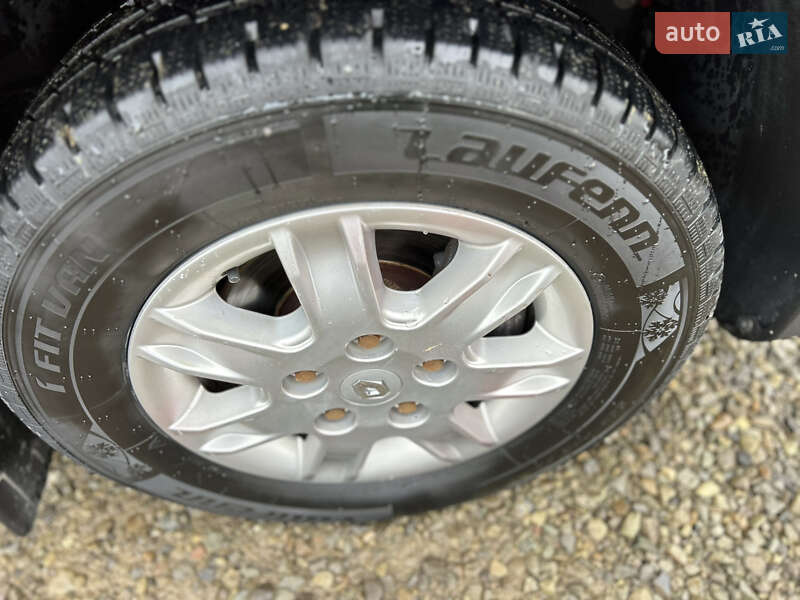 Грузовой фургон Renault Master 2024 в Хусте