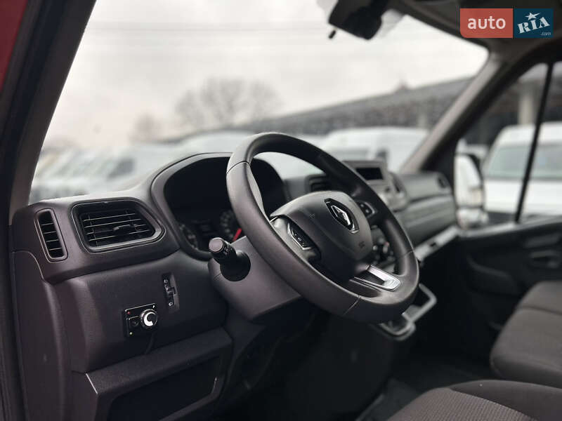 Грузовой фургон Renault Master 2024 в Хусте