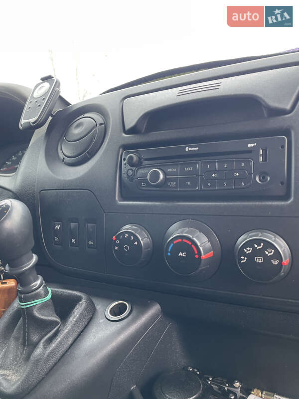 Грузовой фургон Renault Master 2015 в Борисполе
