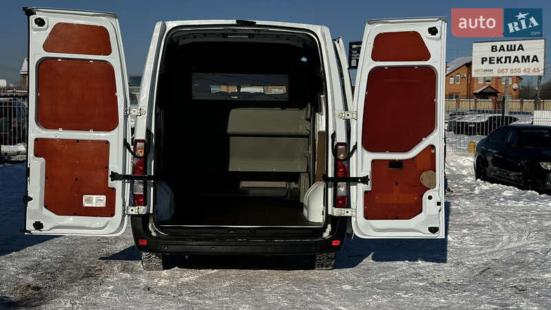 Вантажопасажирський фургон Renault Master 2017 в Києві