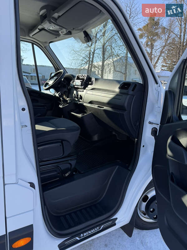 Грузопассажирский фургон Renault Master 2020 в Дубно