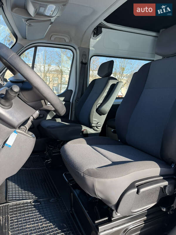 Грузопассажирский фургон Renault Master 2020 в Дубно