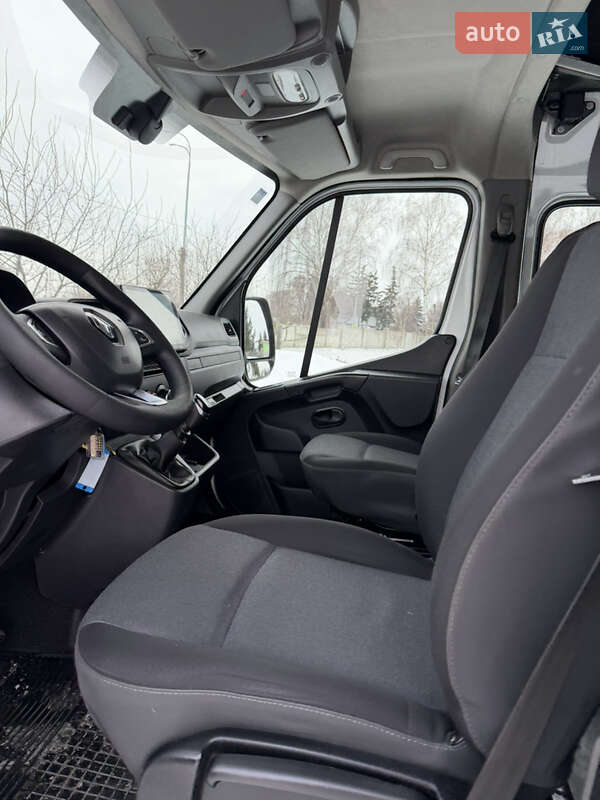Грузопассажирский фургон Renault Master 2020 в Дубно