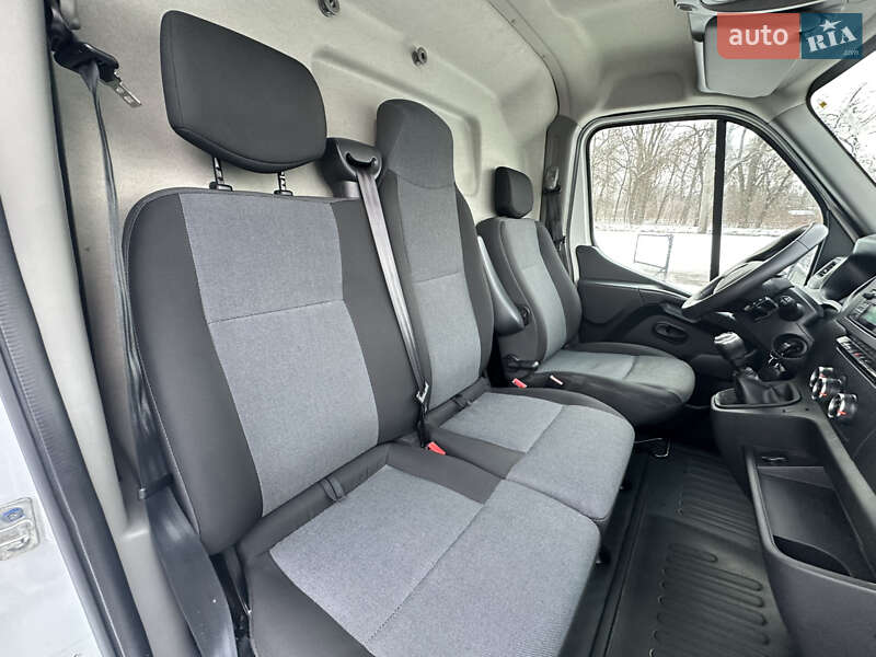 Вантажний фургон Renault Master 2021 в Рівному