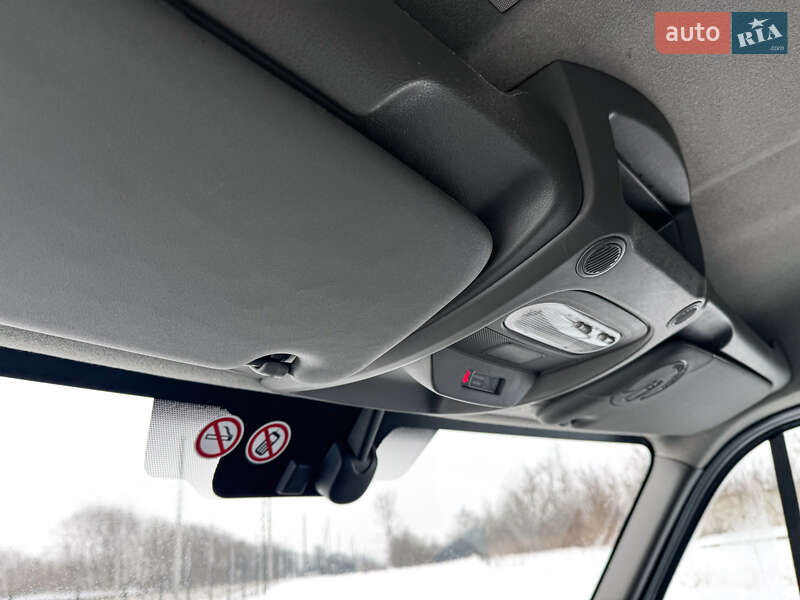 Вантажний фургон Renault Master 2021 в Рівному